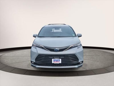 2023 Toyota Sienna Woodland Edition