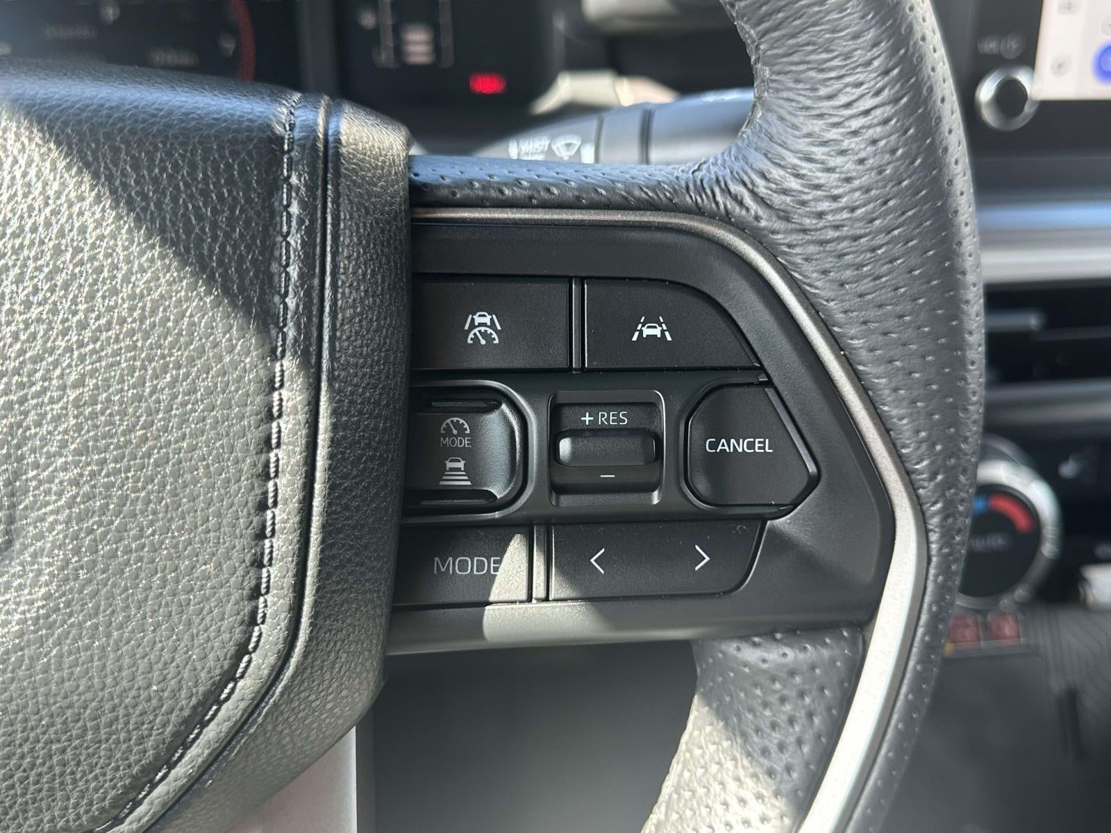 2025 Toyota Tacoma 4WD SR Double Cab 5' Bed AT (Natl)