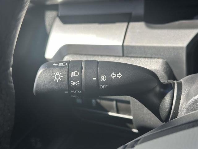 2025 Toyota Tacoma 4WD SR Double Cab 5' Bed AT (Natl)