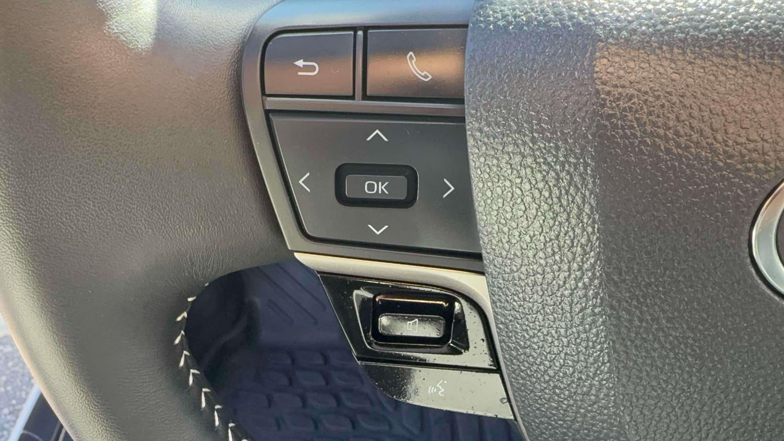 2025 Toyota Camry SE (Natl)