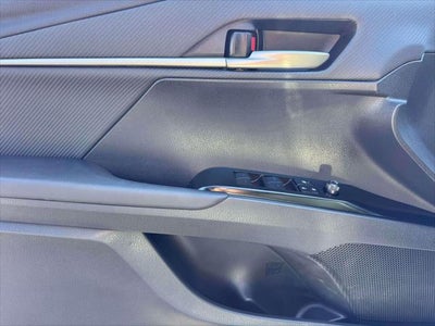 2025 Toyota Camry SE (Natl)
