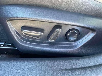 2025 Toyota Camry SE (Natl)