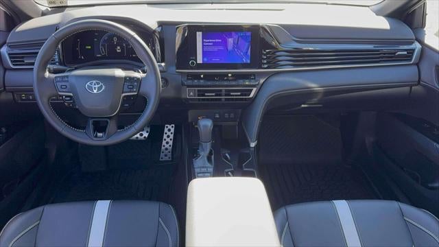 2025 Toyota Camry SE (Natl)