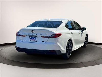 2025 Toyota Camry SE (Natl)