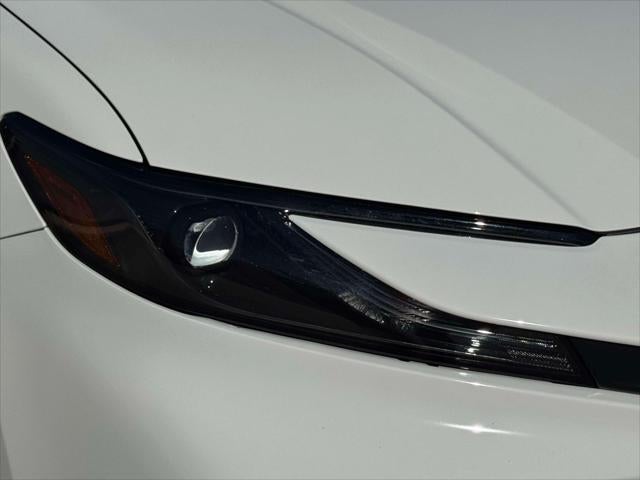 2025 Toyota Camry SE (Natl)