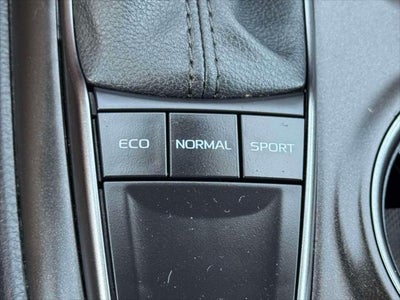 2024 Toyota Camry SE Auto (Natl)