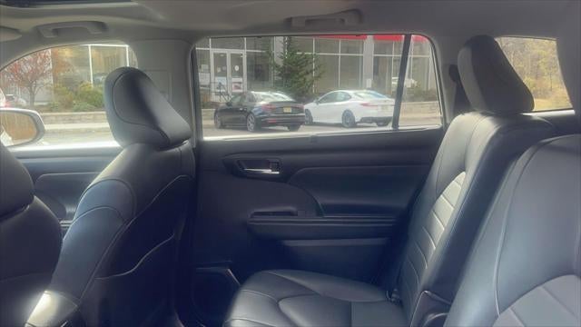 2022 Toyota Highlander XLE AWD (Natl)