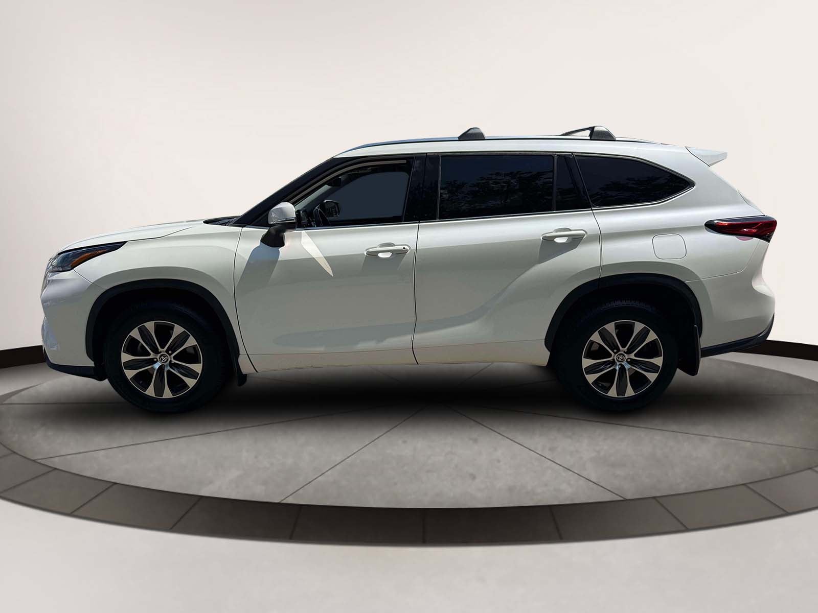 2021 Toyota Highlander XLE AWD (Natl)