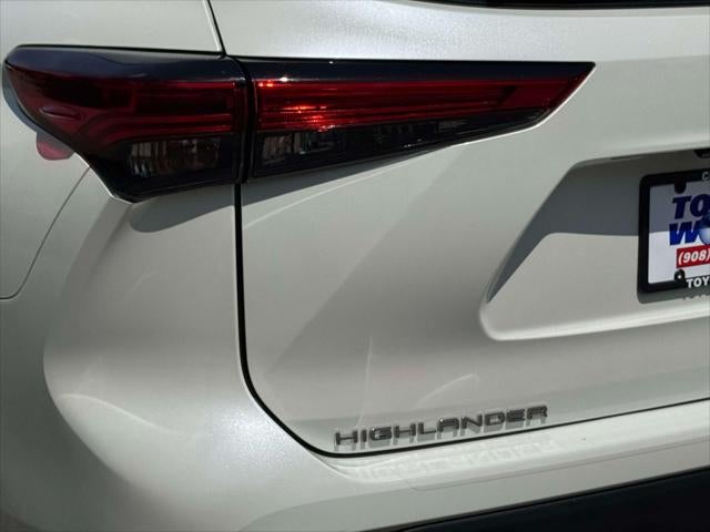 2021 Toyota Highlander XLE AWD (Natl)