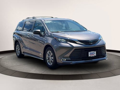 2021 Toyota Sienna XLE FWD 8-Passenger (Natl)
