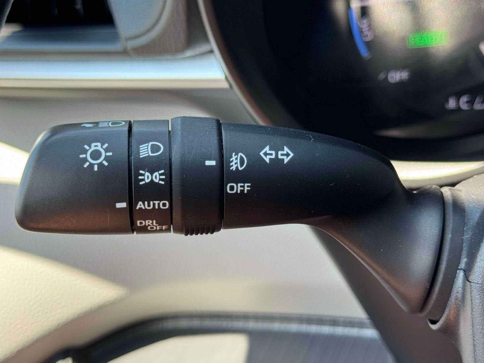 2021 Toyota Sienna XLE FWD 8-Passenger (Natl)