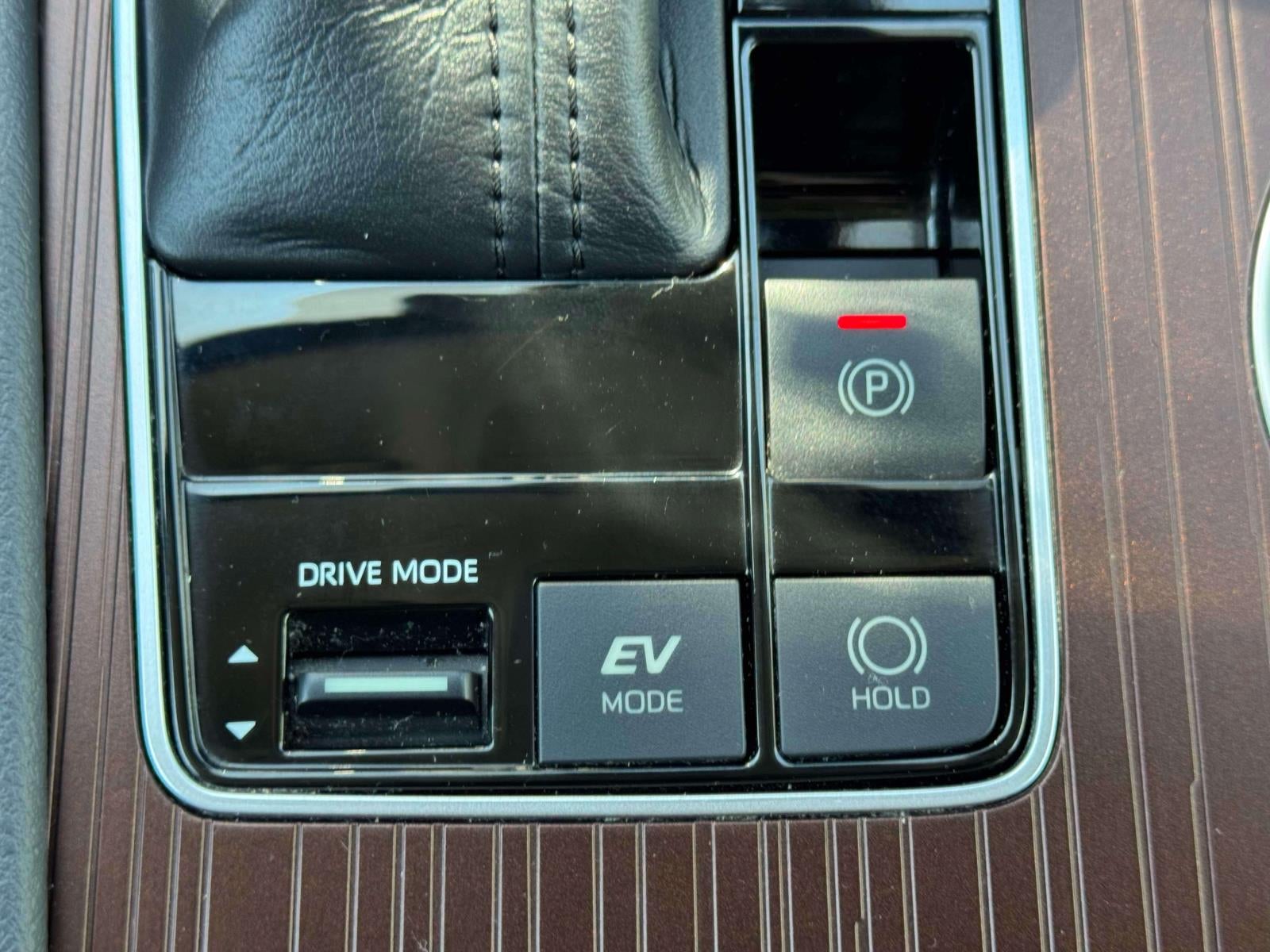 2021 Toyota Sienna XLE FWD 8-Passenger (Natl)