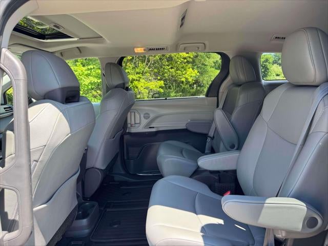 2021 Toyota Sienna XLE FWD 8-Passenger (Natl)