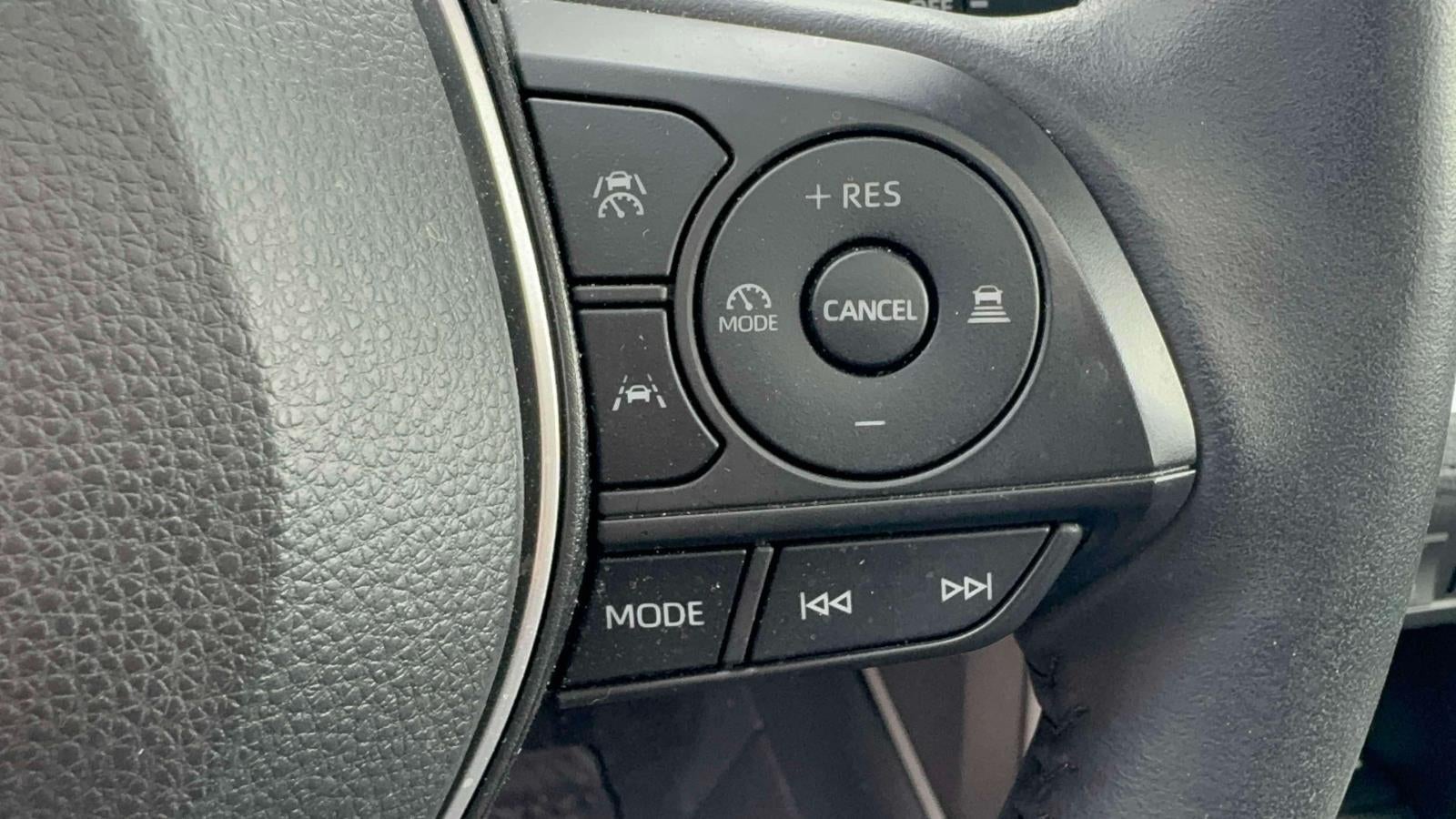 2023 Toyota Corolla Cross XLE 4WD (Natl)
