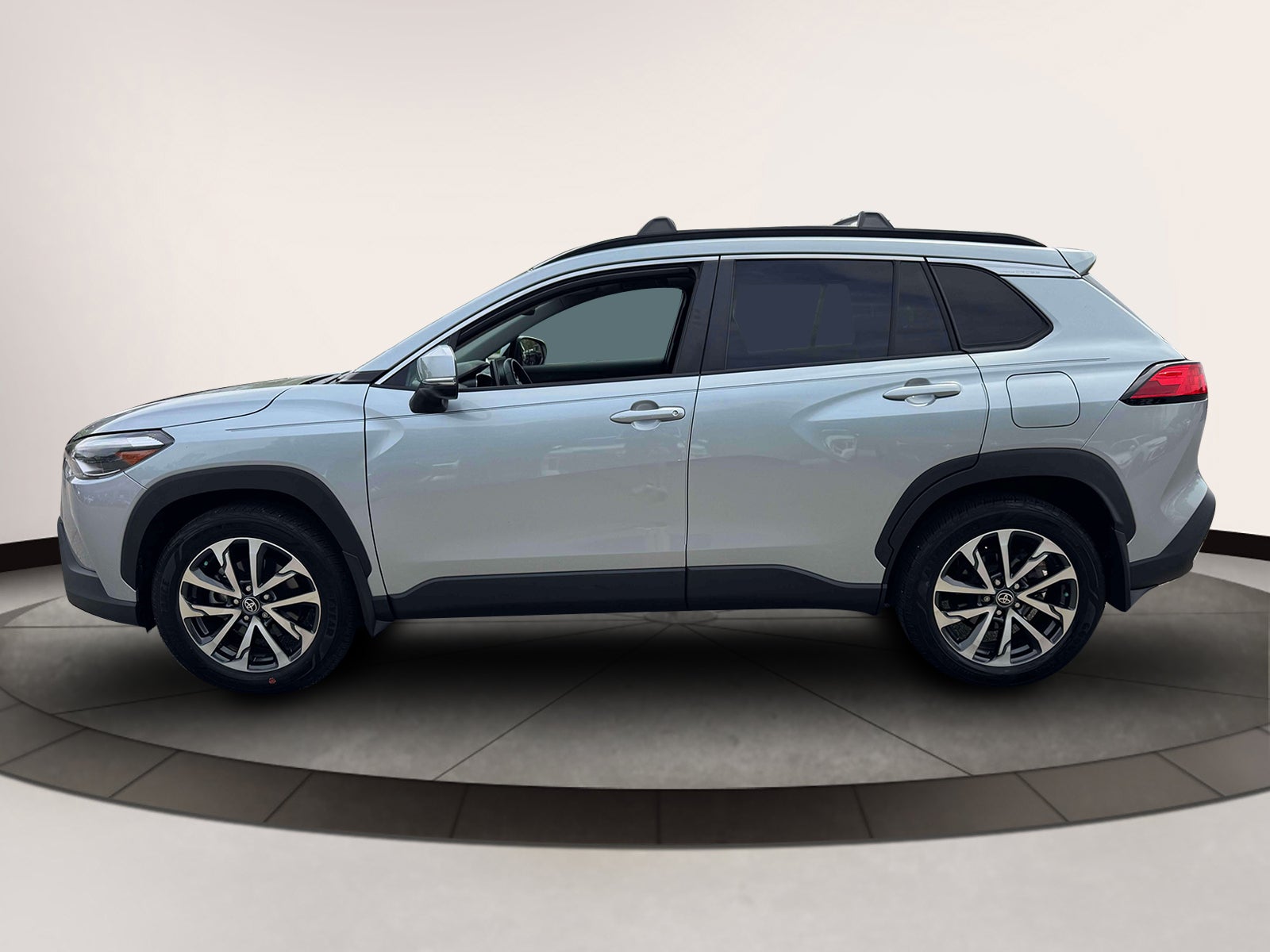 2023 Toyota Corolla Cross XLE 4WD (Natl)
