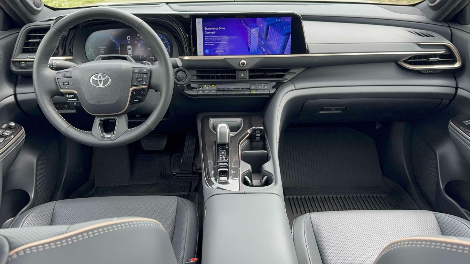 2025 Toyota Crown Platinum AWD (Natl)
