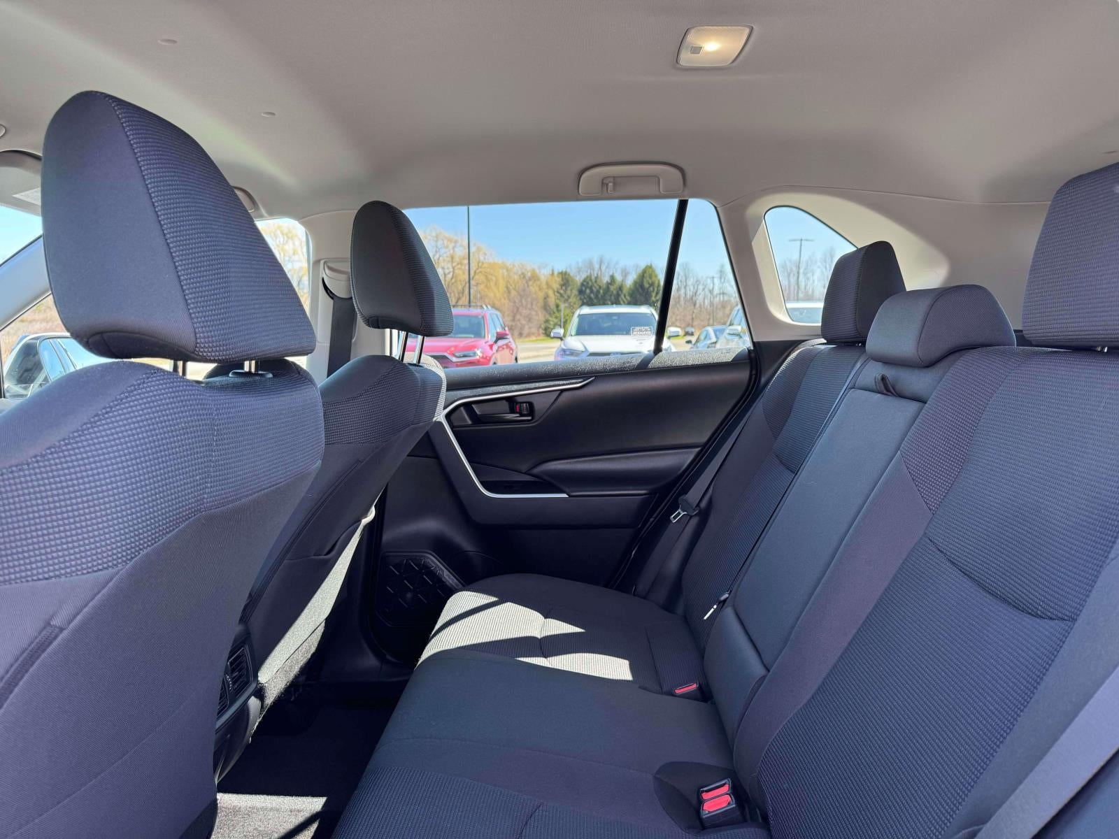 2025 Toyota RAV4 LE AWD (Natl)