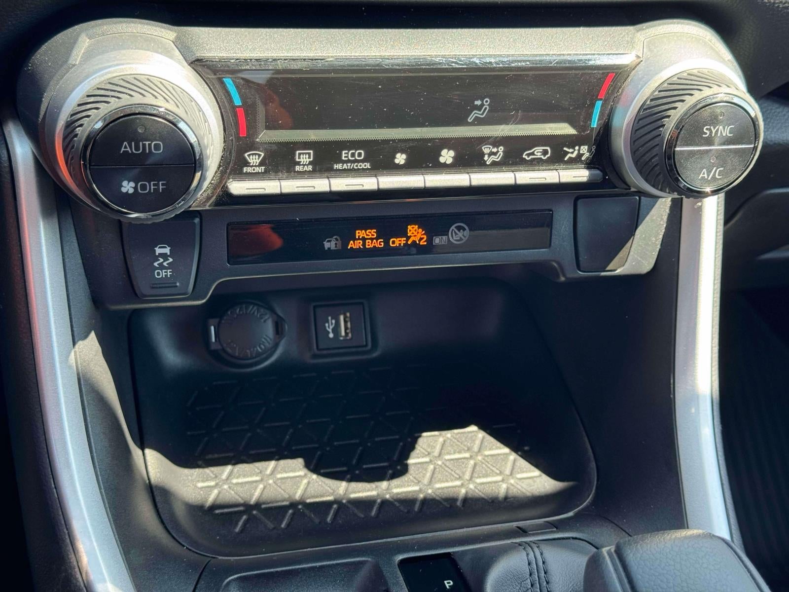 2024 Toyota RAV4 Hybrid LE AWD (Natl)
