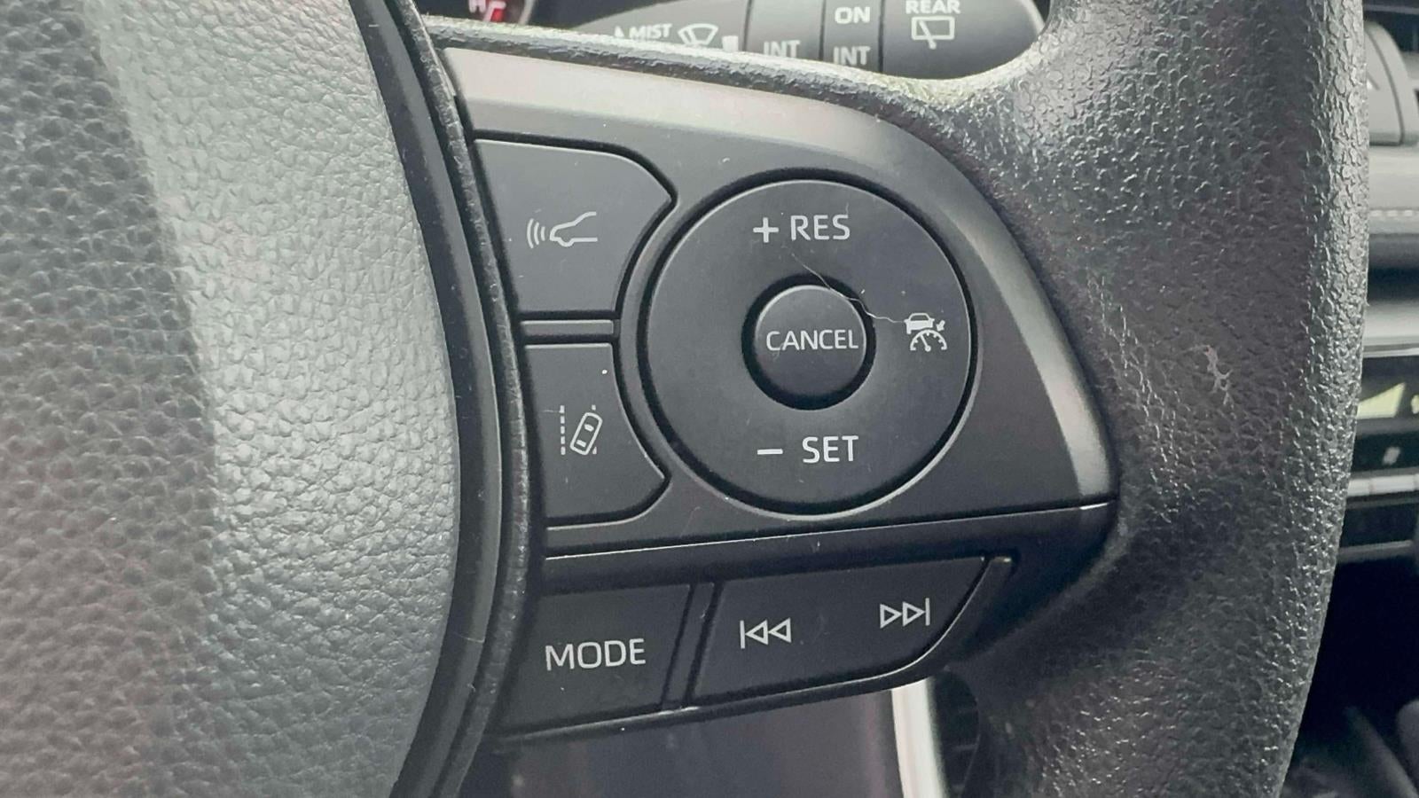 2025 Toyota RAV4 XLE AWD (Natl)