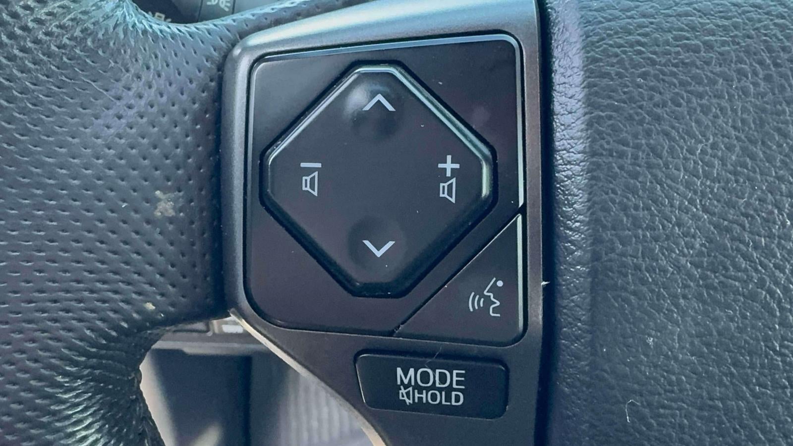 2023 Toyota Tacoma 4WD TRD Off Road Double Cab 5' Bed V6 AT (Natl)