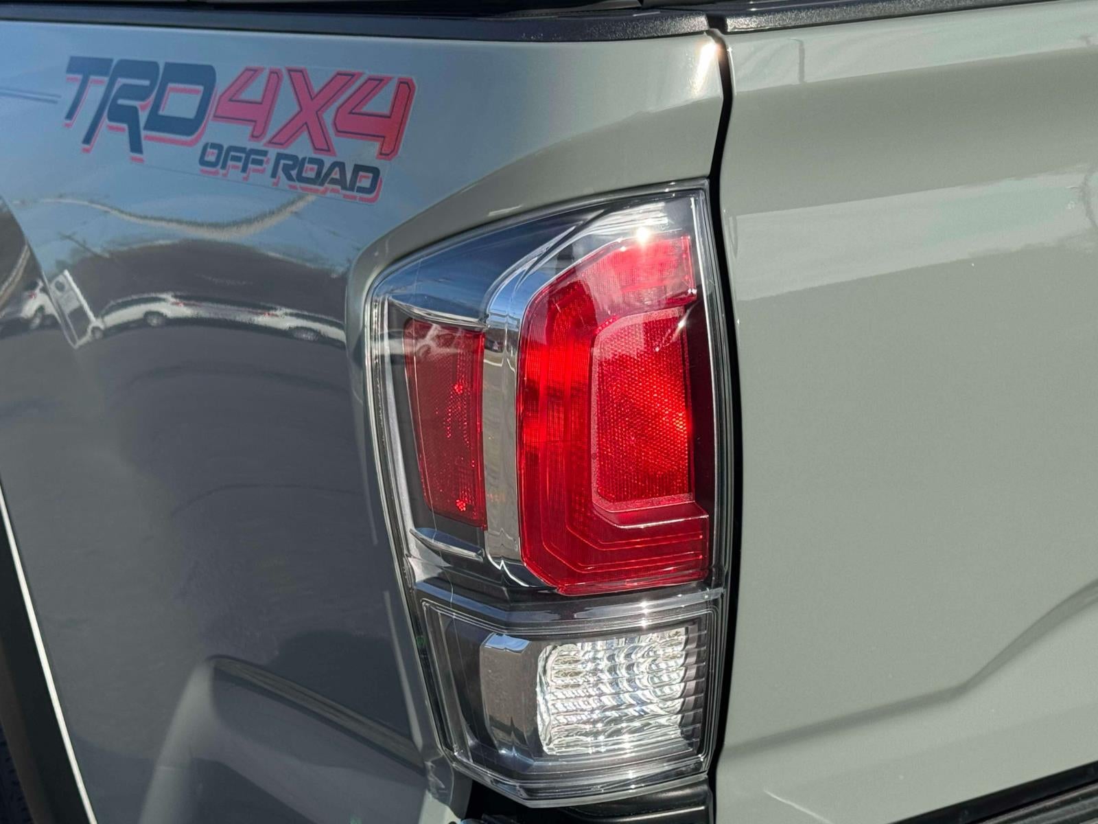 2023 Toyota Tacoma 4WD TRD Off Road Double Cab 5' Bed V6 AT (Natl)