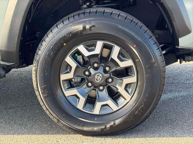 2023 Toyota Tacoma 4WD TRD Off Road Double Cab 5' Bed V6 AT (Natl)