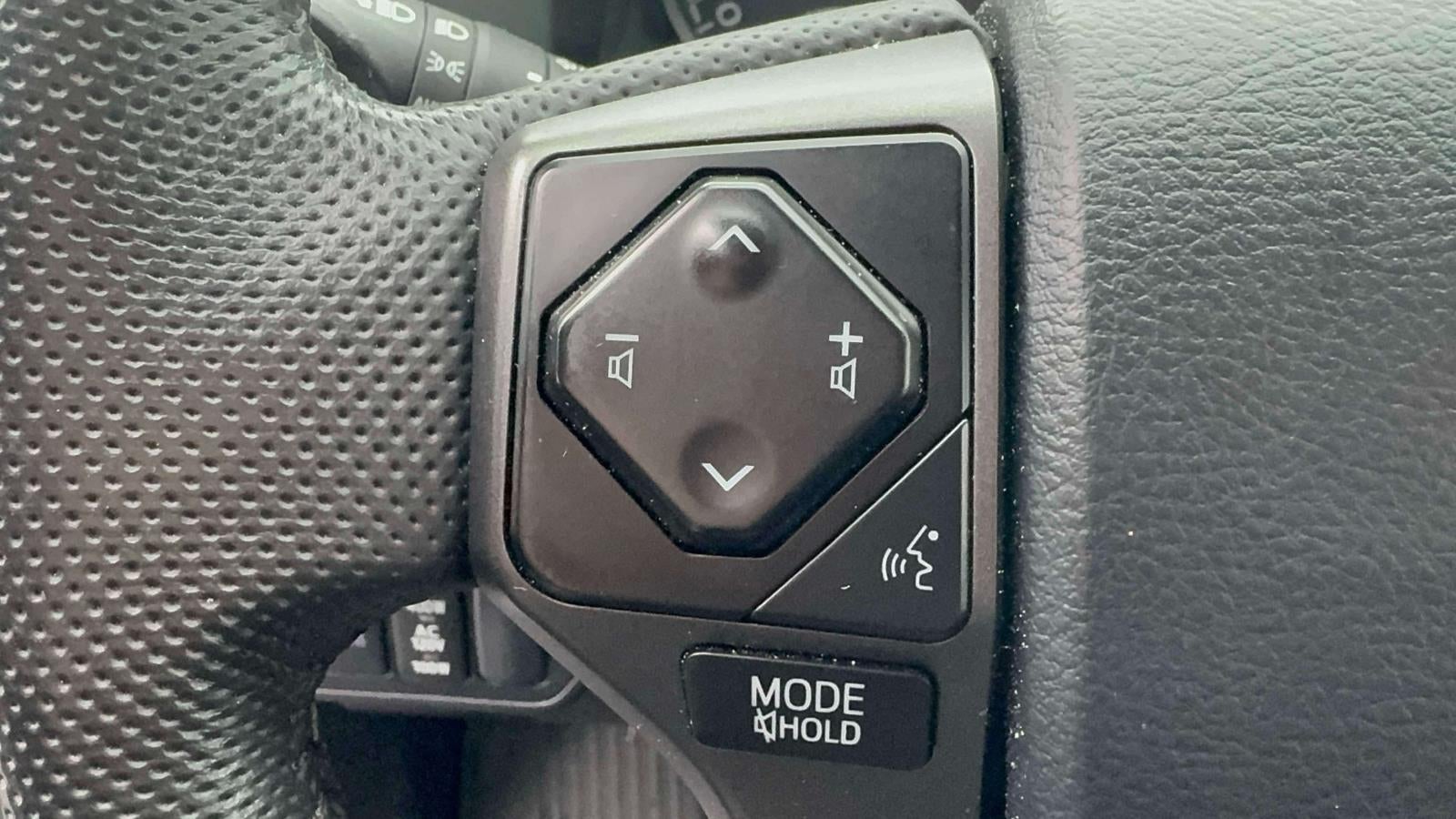 2023 Toyota Tacoma 4WD TRD Off Road Double Cab 5' Bed V6 AT (Natl)