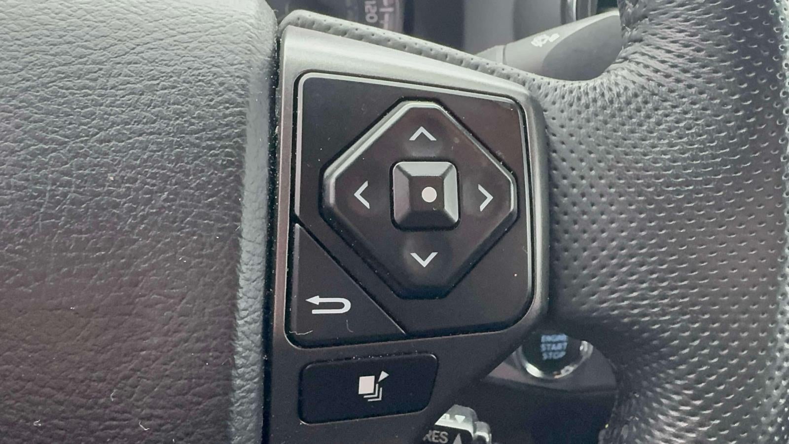 2023 Toyota Tacoma 4WD TRD Off Road Double Cab 5' Bed V6 AT (Natl)