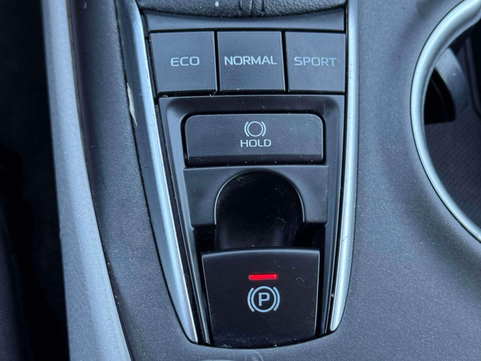 2023 Toyota Camry LE Auto AWD (Natl)