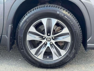 2022 Toyota Highlander XLE AWD (Natl)