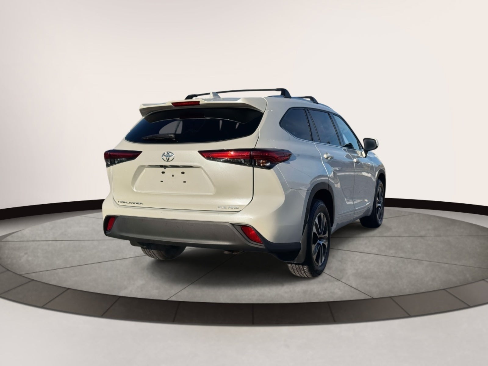 2021 Toyota Highlander XLE AWD (Natl)