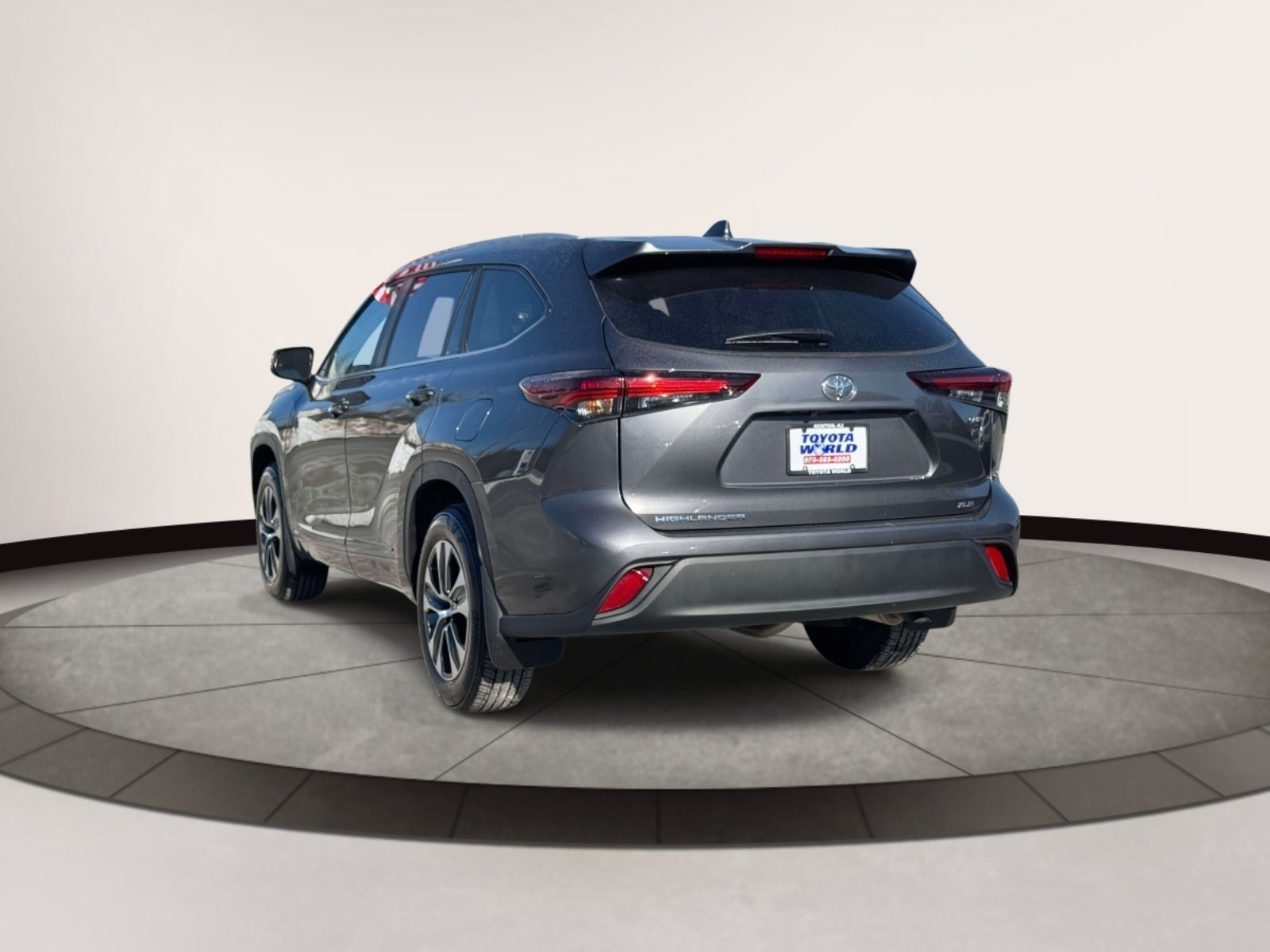 2025 Toyota Highlander Hybrid XLE AWD (Natl)