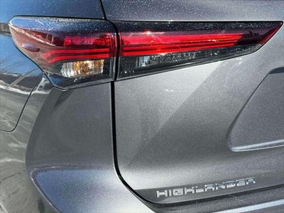 2025 Toyota Highlander Hybrid XLE AWD (Natl)