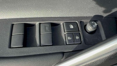 2024 Toyota Corolla Cross XLE 4WD (Natl)