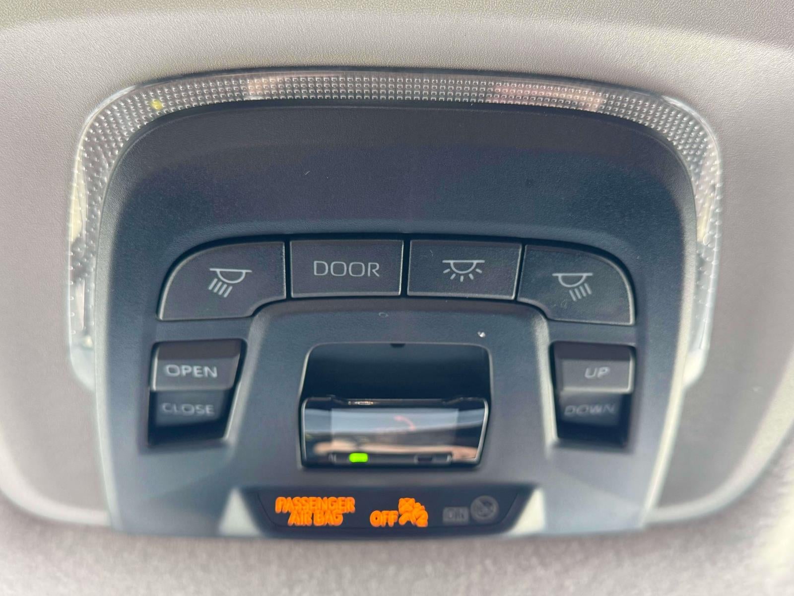 2024 Toyota Corolla Cross XLE 4WD (Natl)