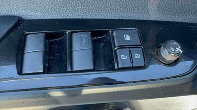 2022 Toyota Prius LE AWD-e (Natl)