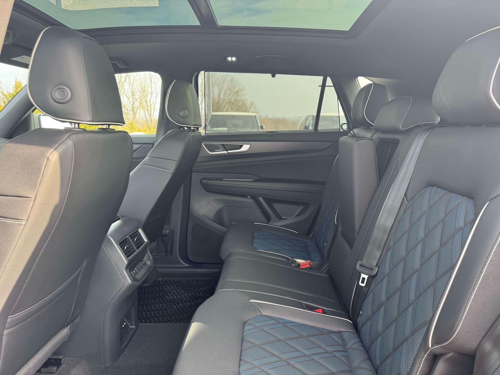 2026 Volkswagen Atlas Cross Sport 2.0T SEL Premium R-Line