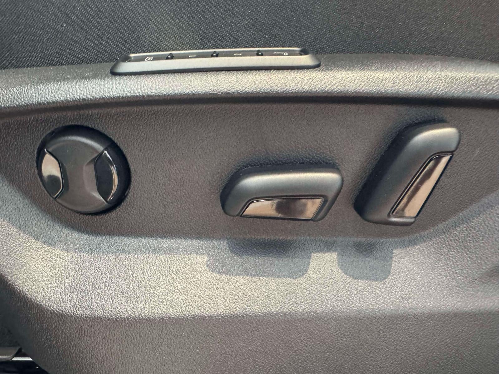 2025 Volkswagen Atlas Cross Sport 2.0T SEL Premium R-Line