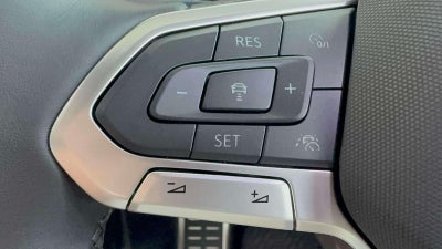 2025 Volkswagen Atlas Cross Sport 2.0T SEL Premium R-Line