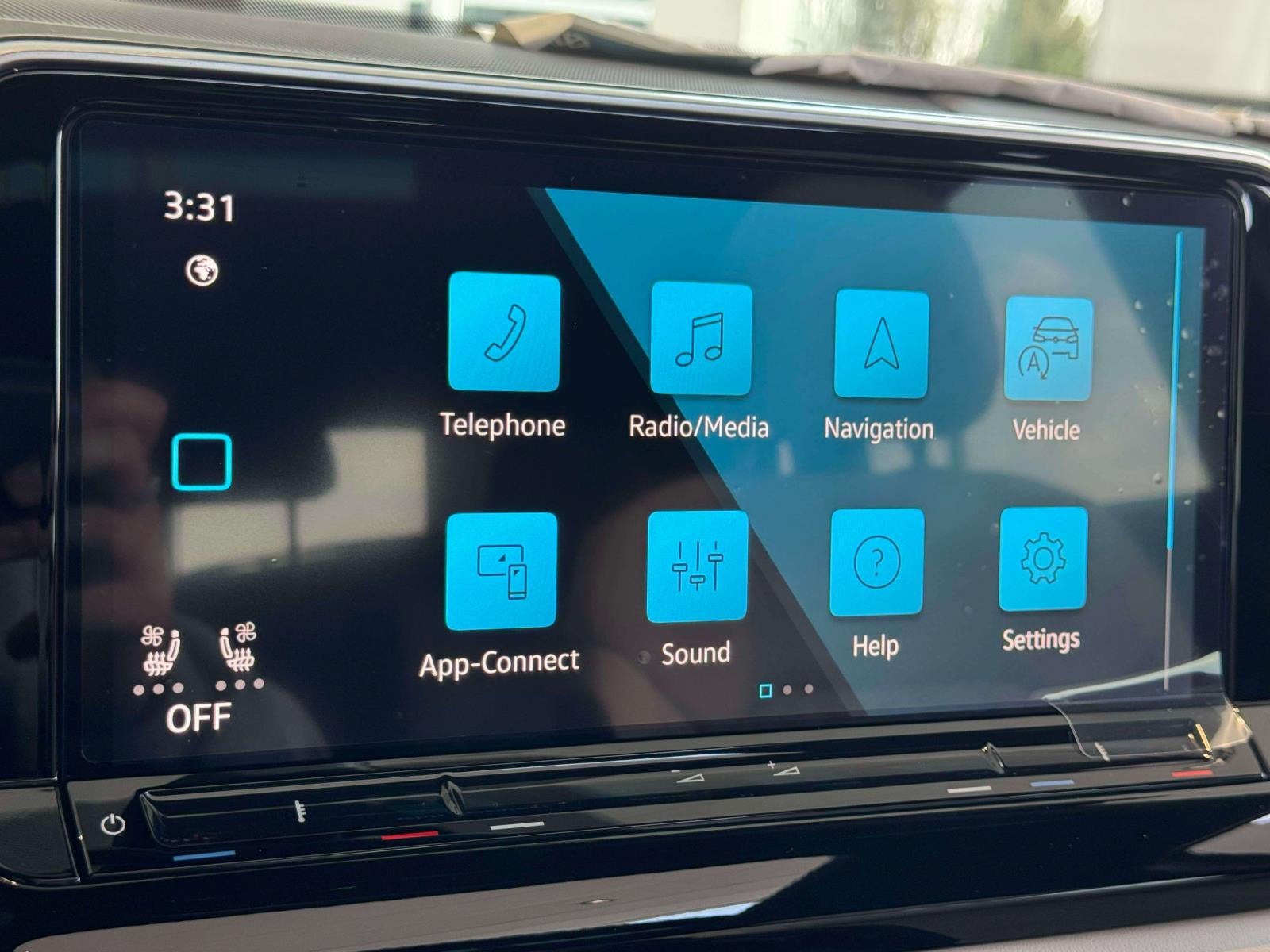 2025 Volkswagen Atlas Cross Sport 2.0T SEL Premium R-Line