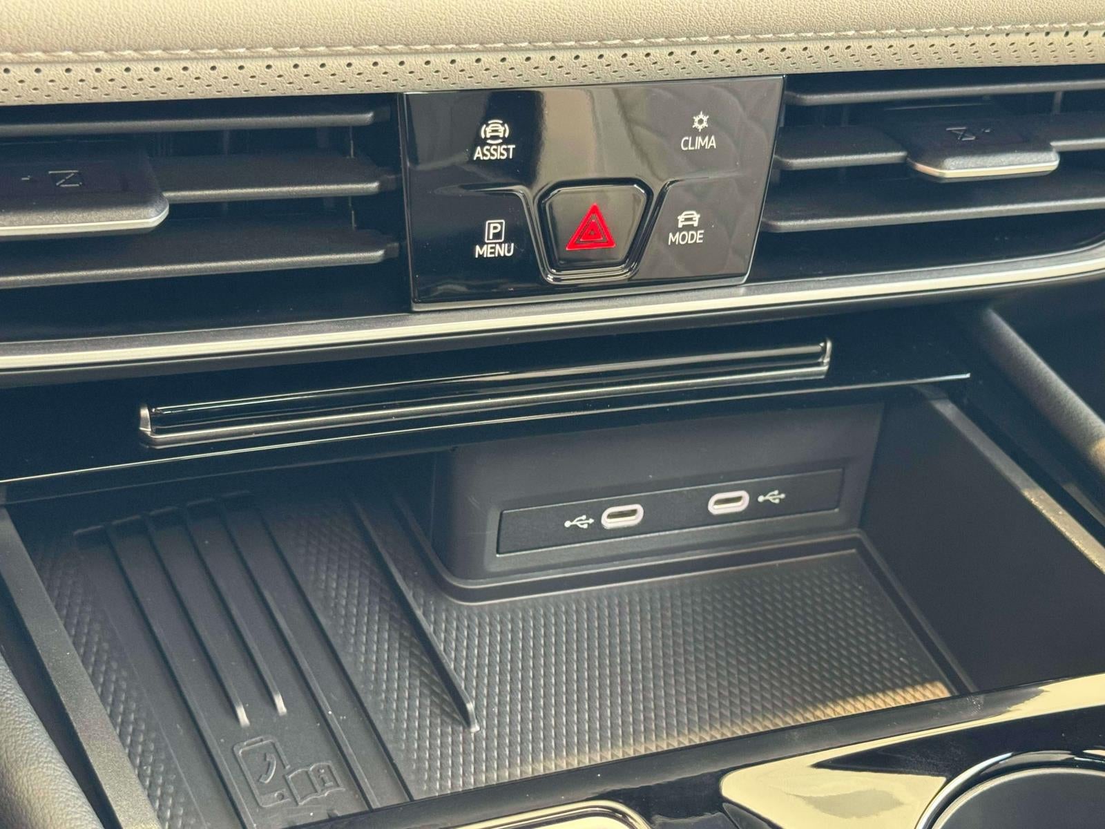 2025 Volkswagen Atlas Cross Sport 2.0T SEL Premium R-Line