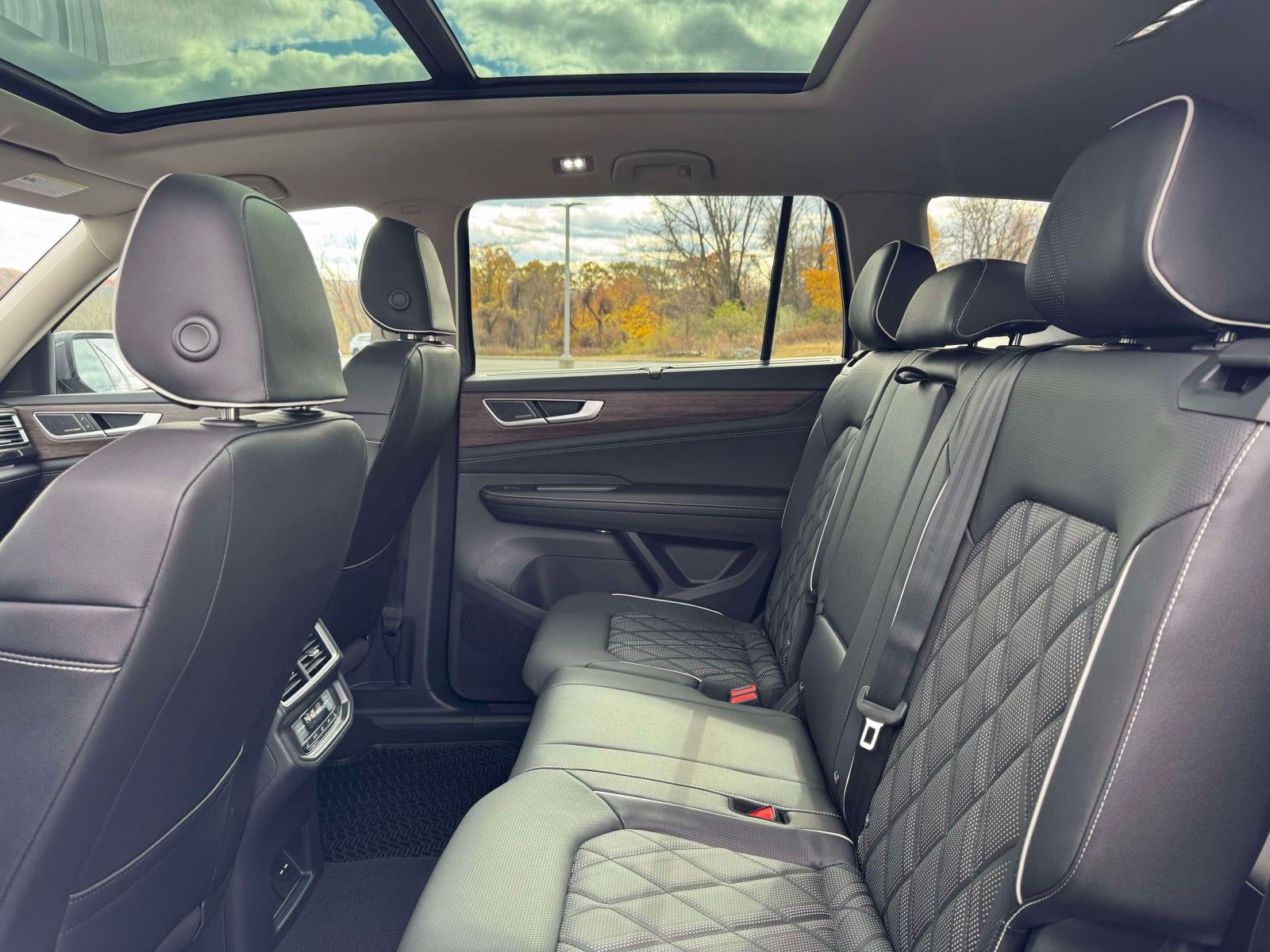 2026 Volkswagen Atlas 2.0T SEL Premium R-Line