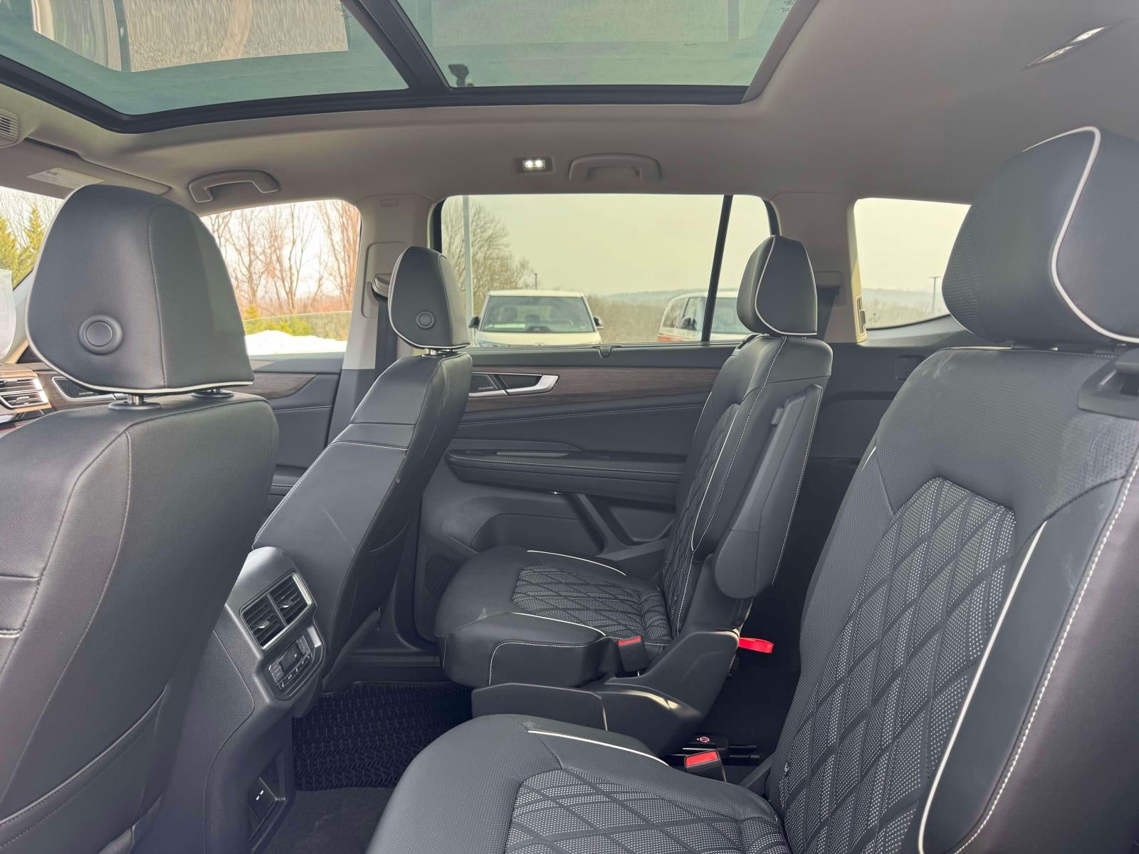 2026 Volkswagen Atlas 2.0T SEL Premium R-Line