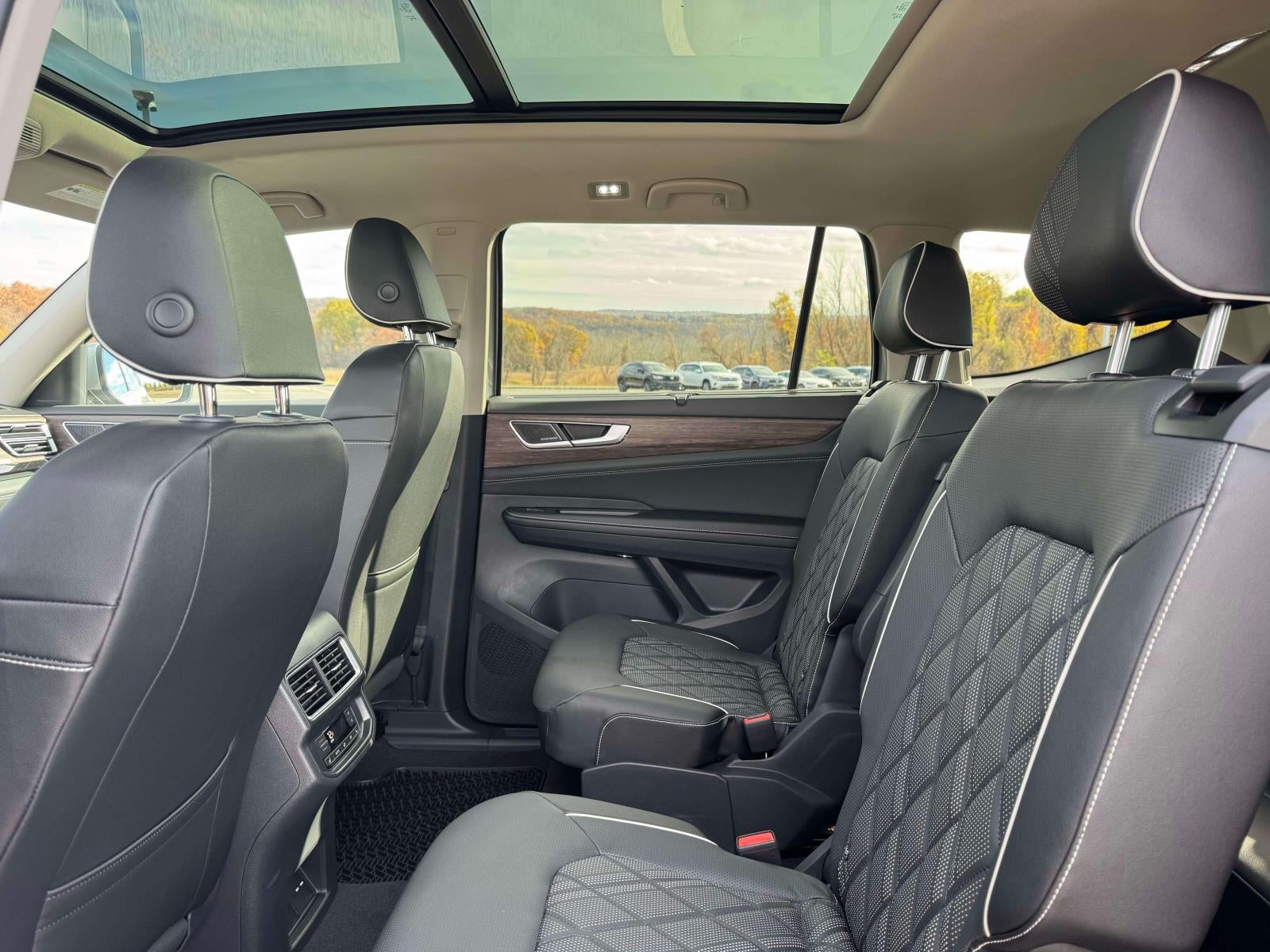 2026 Volkswagen Atlas 2.0T SEL Premium R-Line