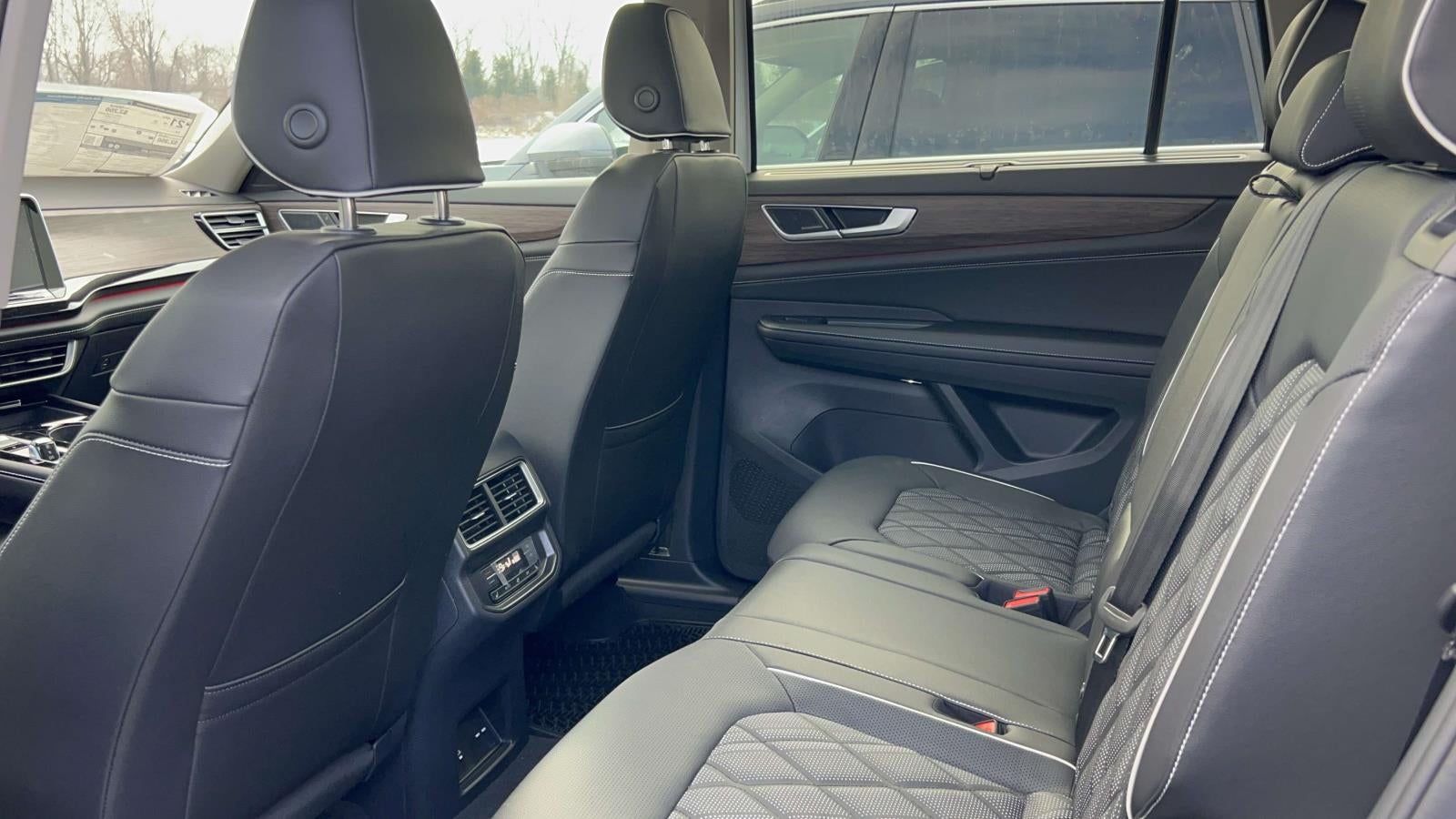 2026 Volkswagen Atlas 2.0T SEL Premium R-Line