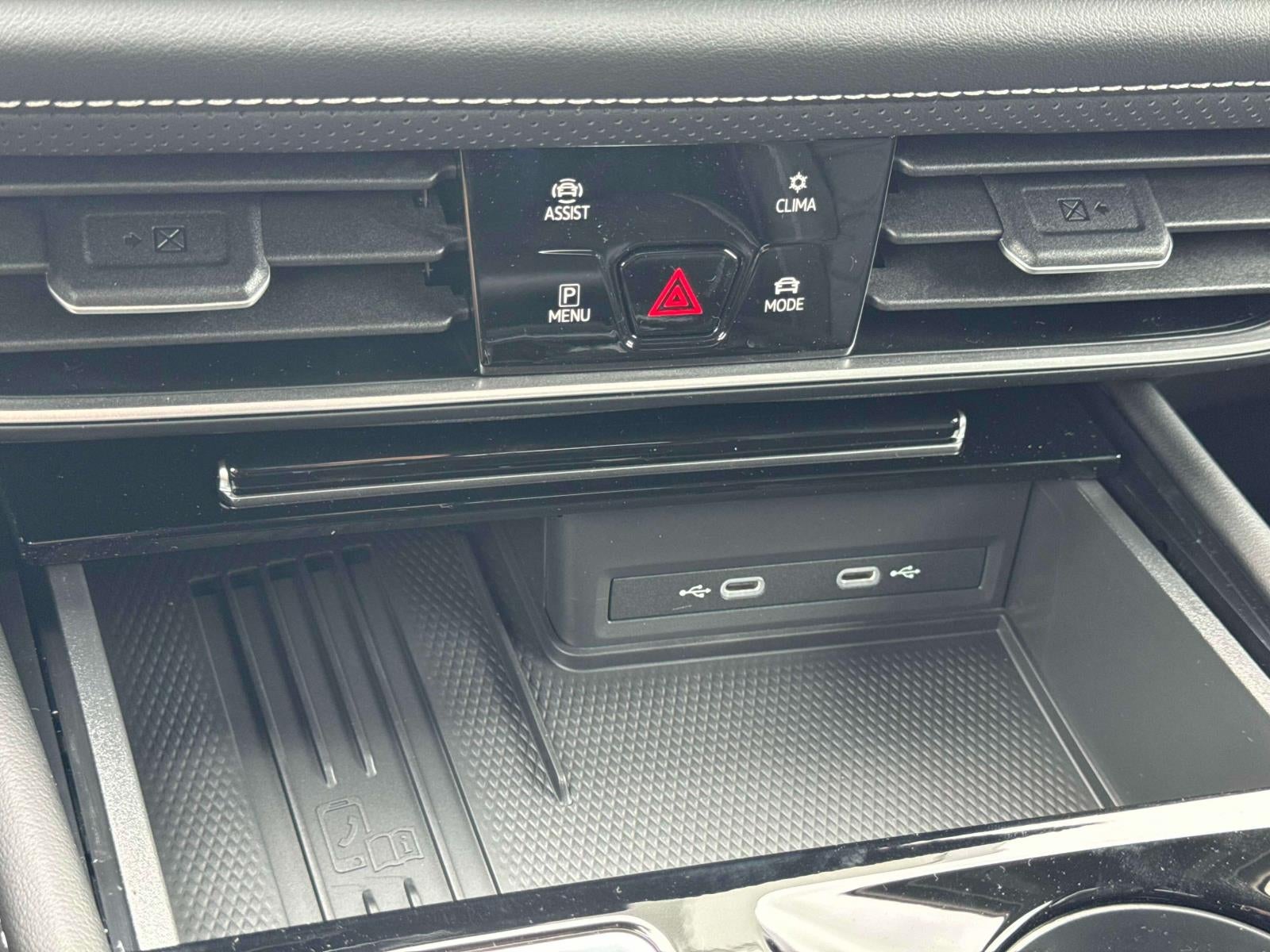 2025 Volkswagen Atlas 2.0T SE