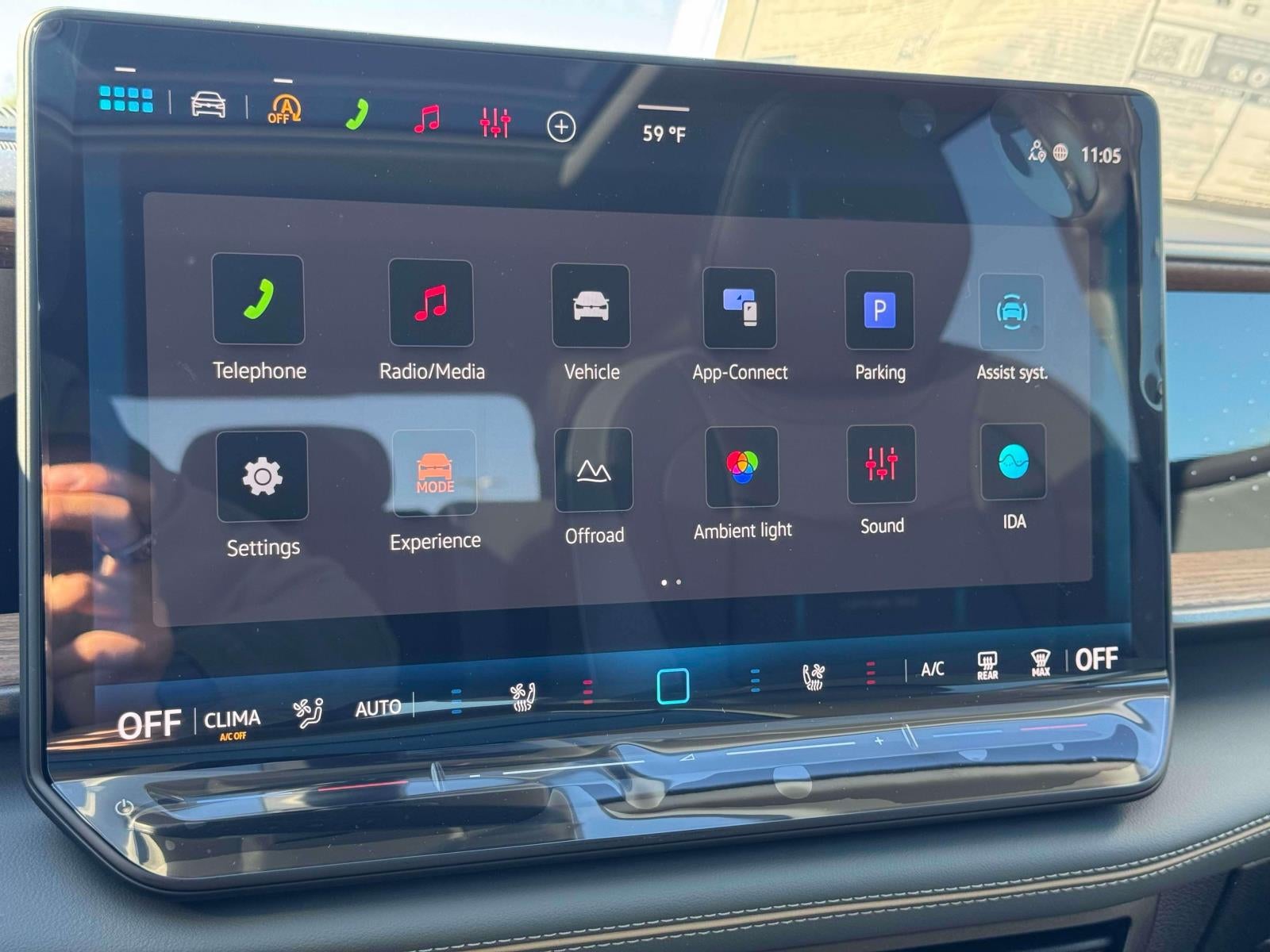 2027 Volkswagen Atlas 2.0T SE w/ Technology