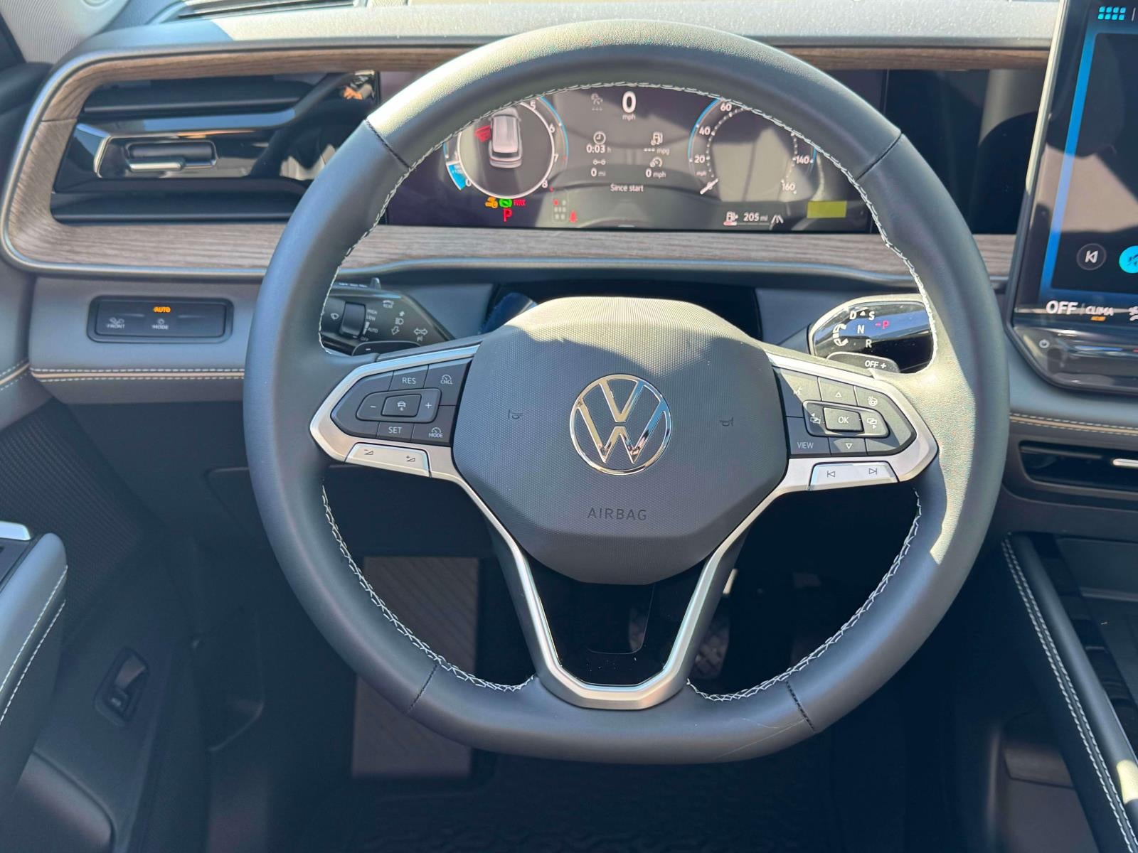2027 Volkswagen Atlas 2.0T SE w/ Technology