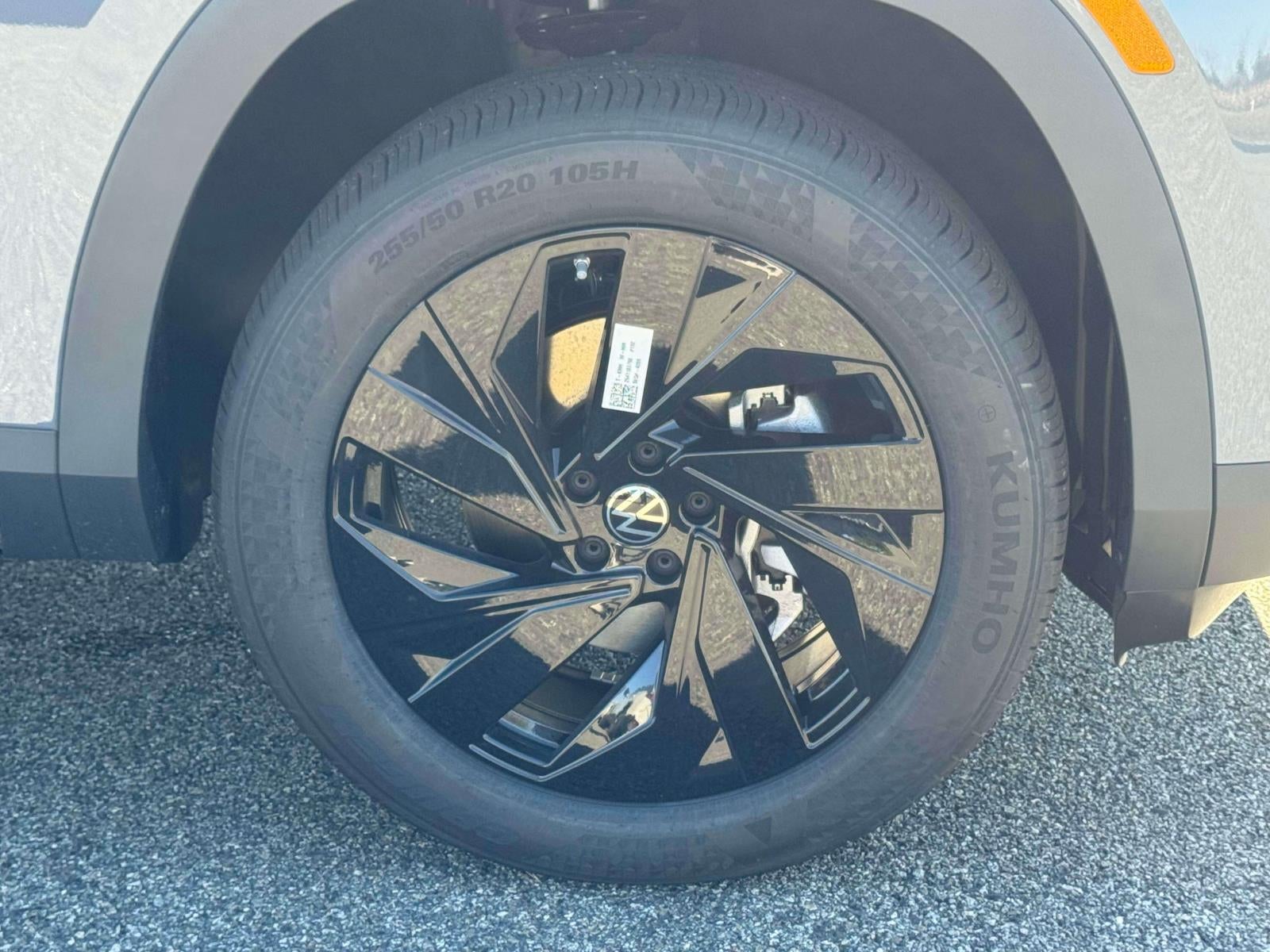 2027 Volkswagen Atlas 2.0T SE w/ Technology