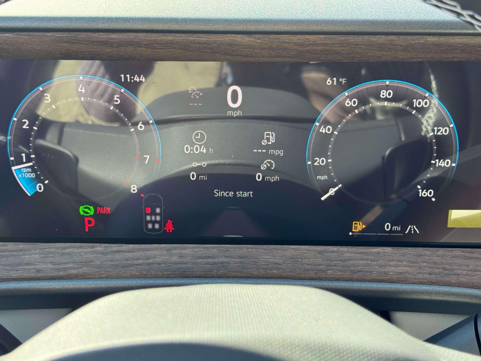 2027 Volkswagen Atlas 2.0T SE w/ Technology